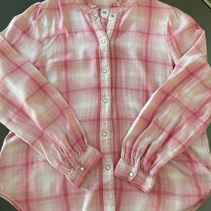 GAP Women’s Pink/White Snap Up Blouse. Long Sleeve-Size Large. Great condition